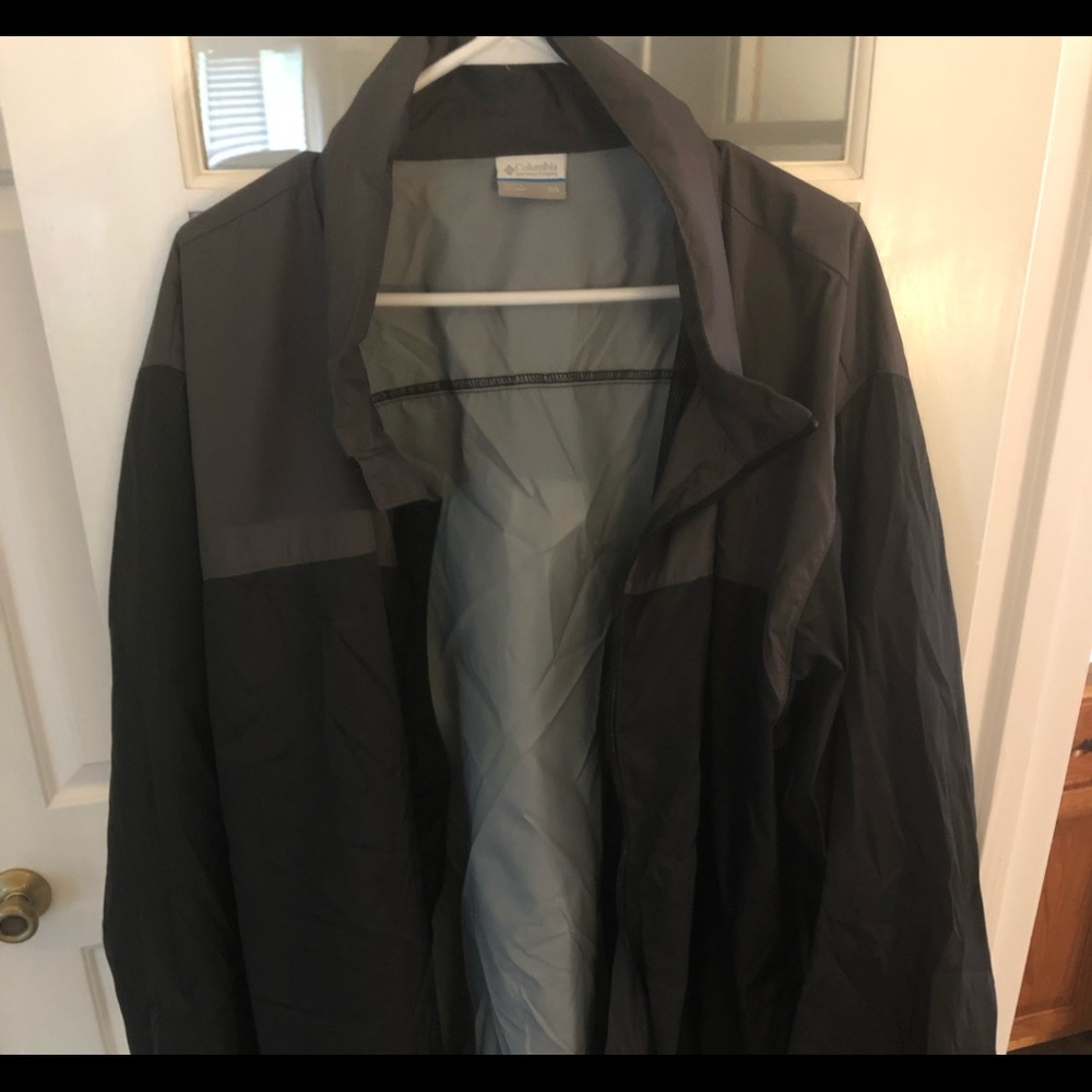 Columbia light weight rain jacket